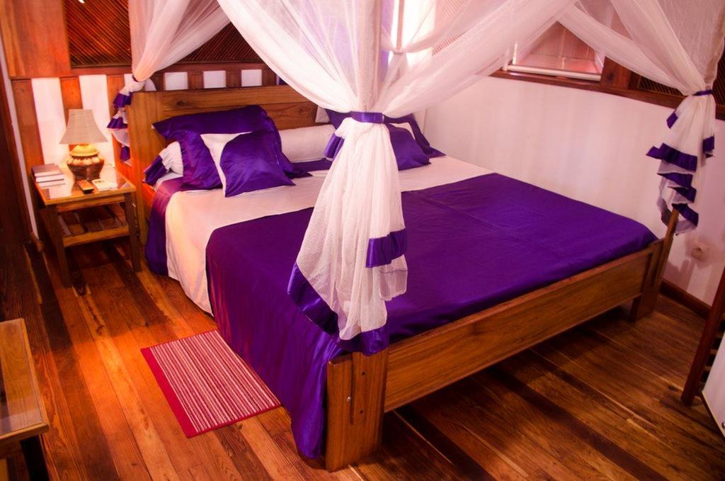 Edena Kely Hotel Mahajanga Exterior photo