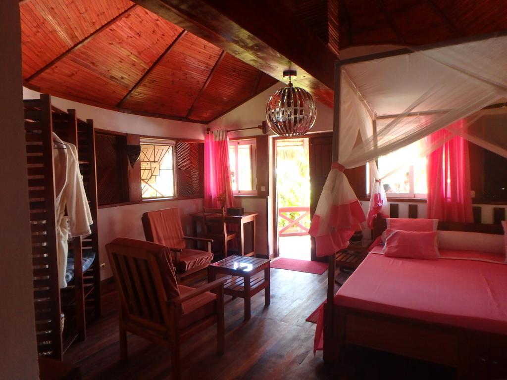 Edena Kely Hotel Mahajanga Exterior photo